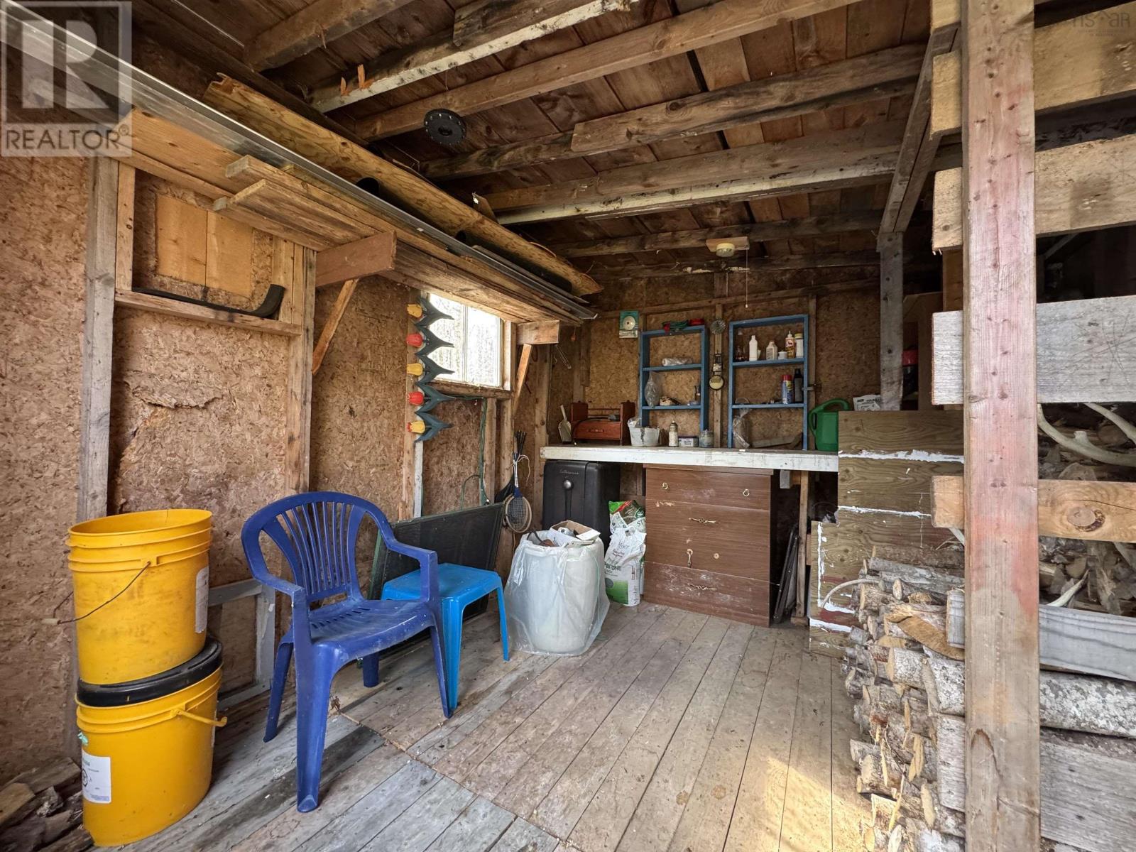 Shore Road W Property Photo 14