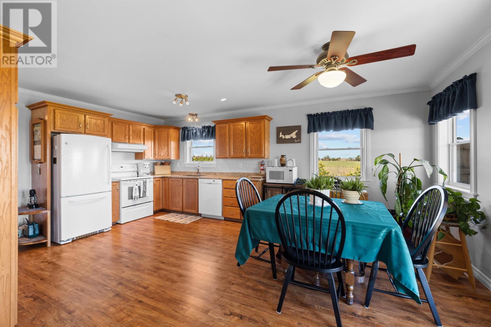 54 Hatton Road Property Photo 7