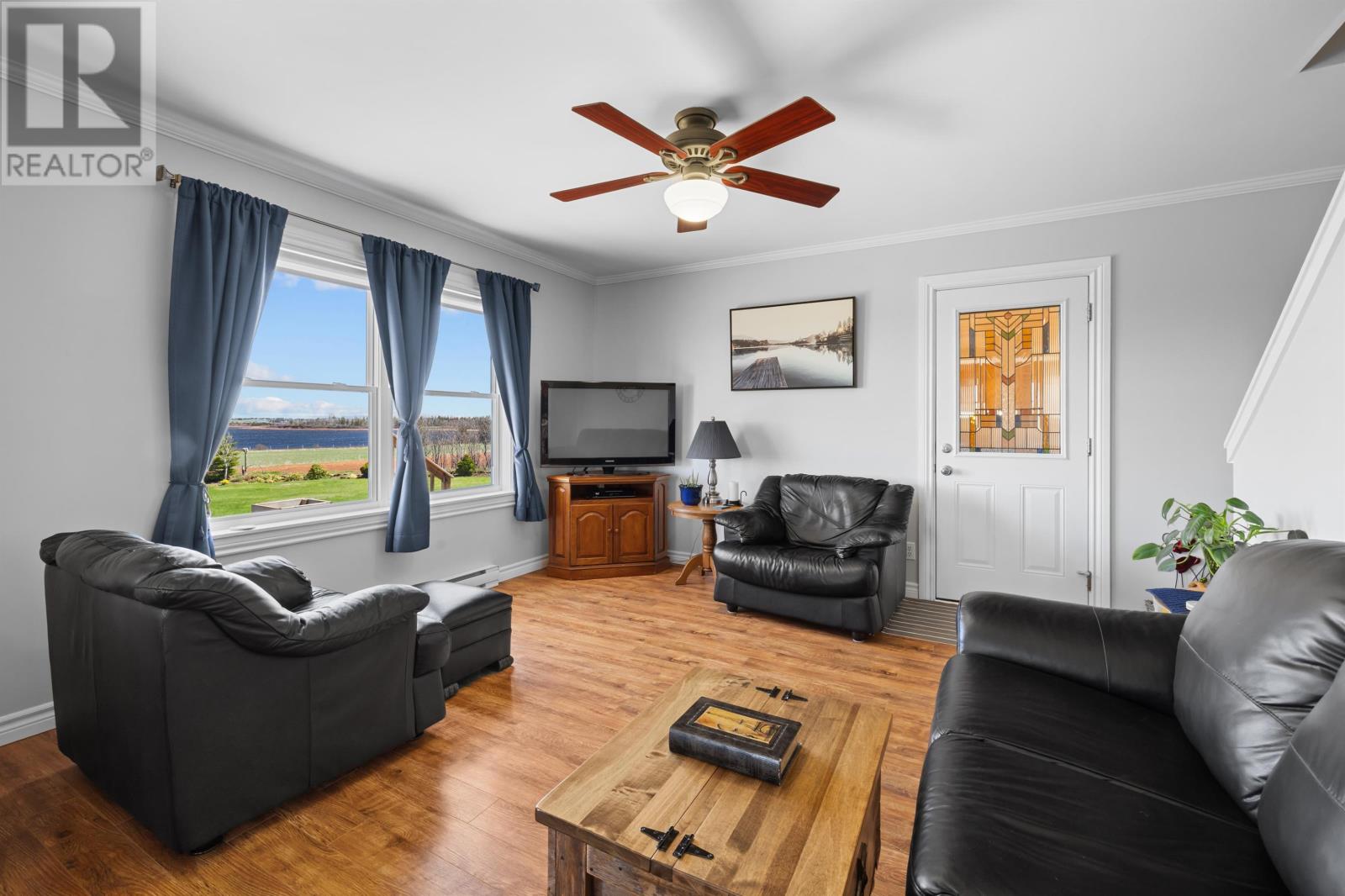 54 Hatton Road Property Photo 10