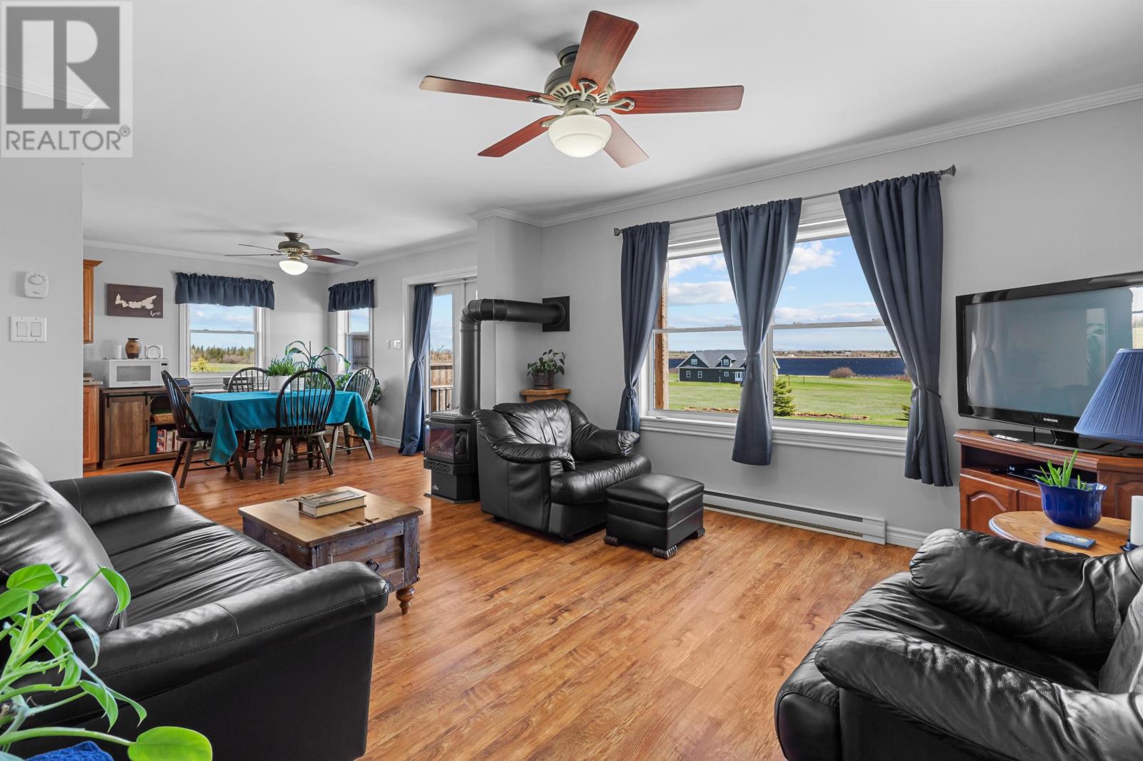 54 Hatton Road Property Photo 11