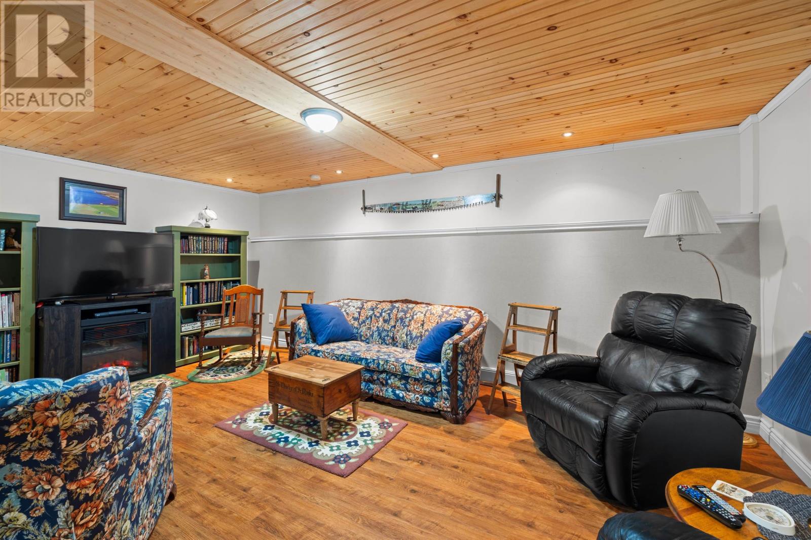 54 Hatton Road Property Photo 32