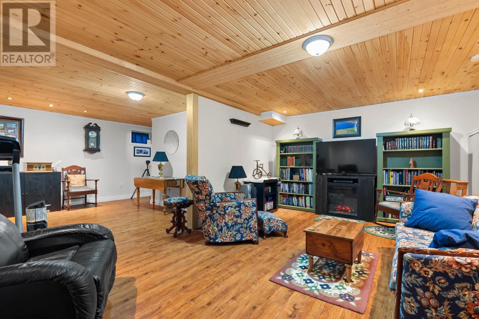 54 Hatton Road Property Photo 33