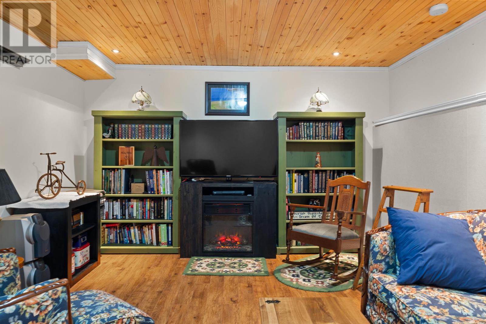 54 Hatton Road Property Photo 34