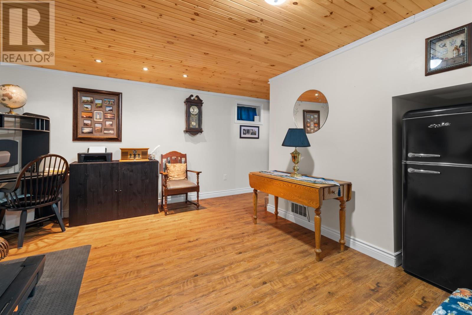 54 Hatton Road Property Photo 35