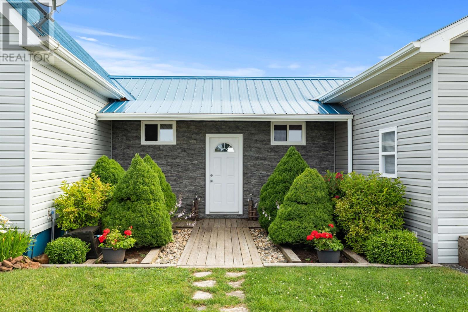54 Hatton Road Property Photo 42