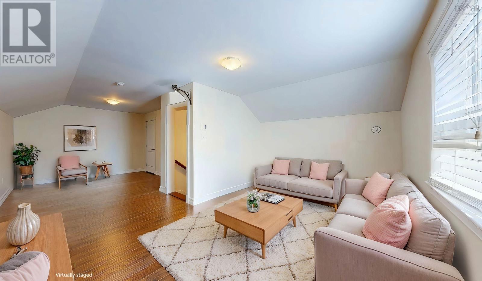 14 Roundhouse Drive Property Photo 33