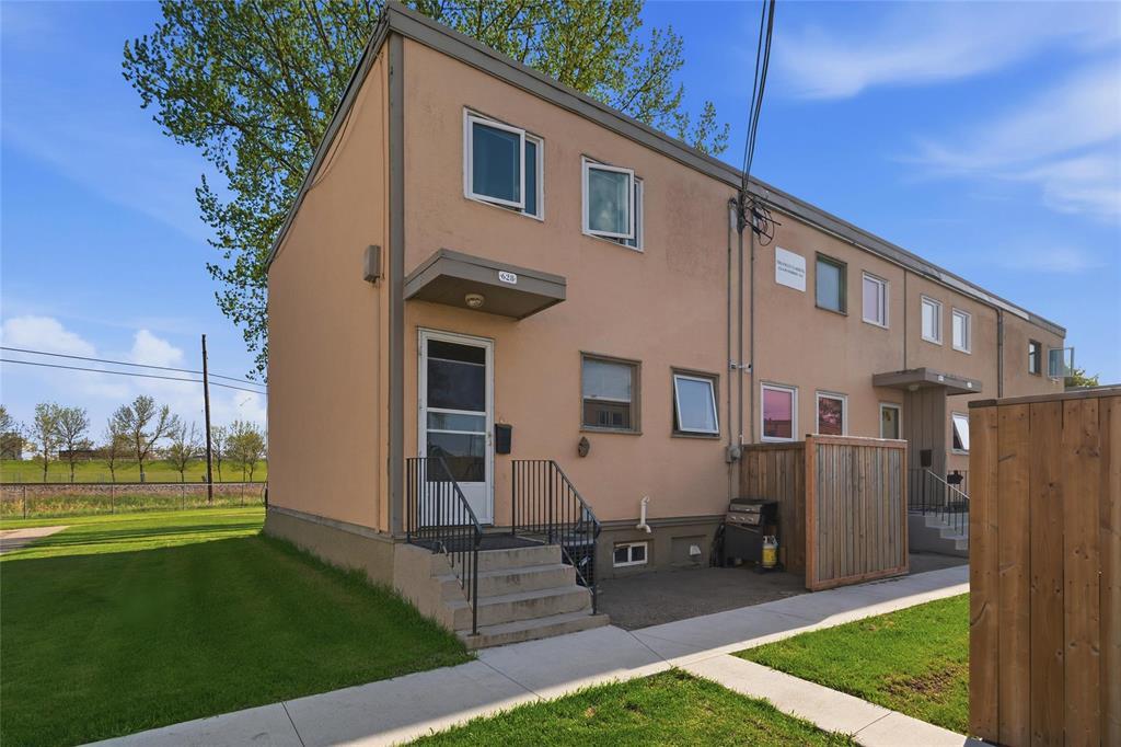 628 Herbert Avenue Property Photo 2