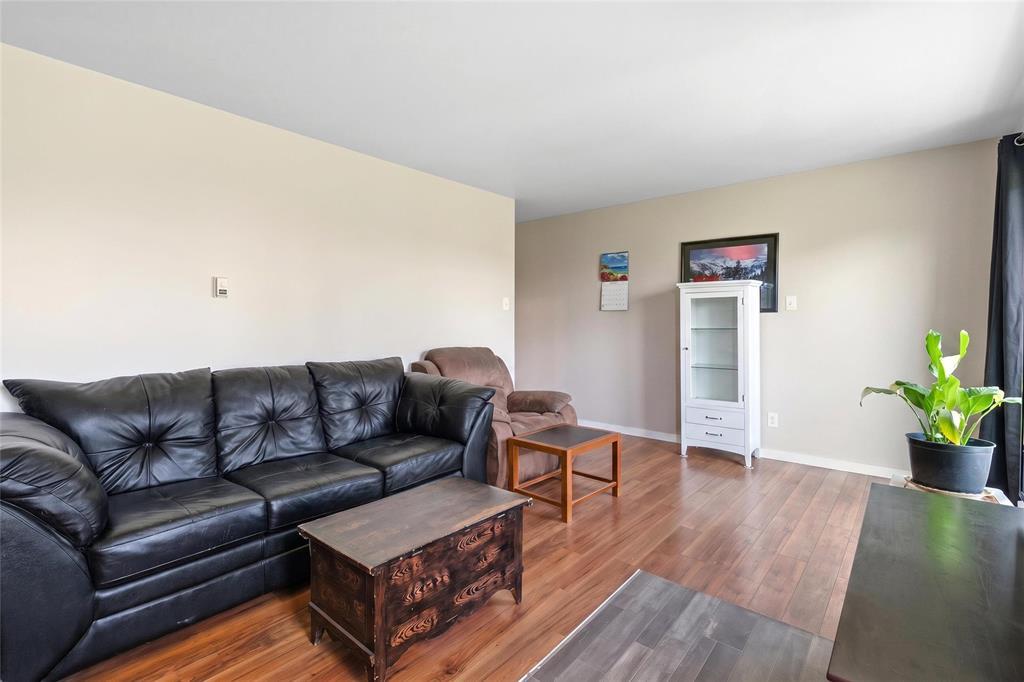 628 Herbert Avenue Property Photo 4