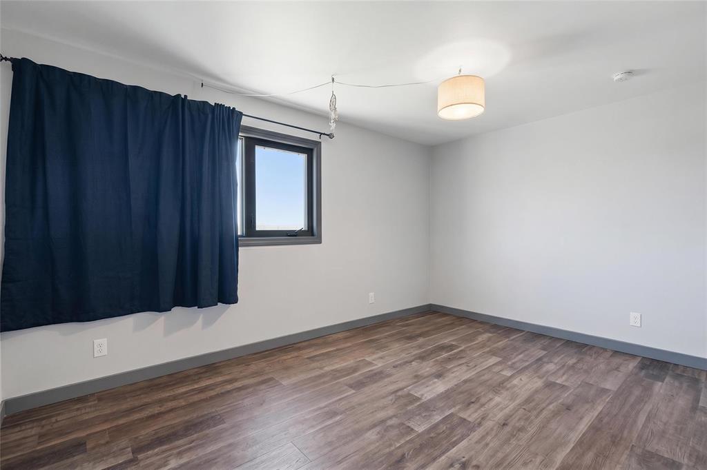 646 Herbert Avenue Property Photo 11