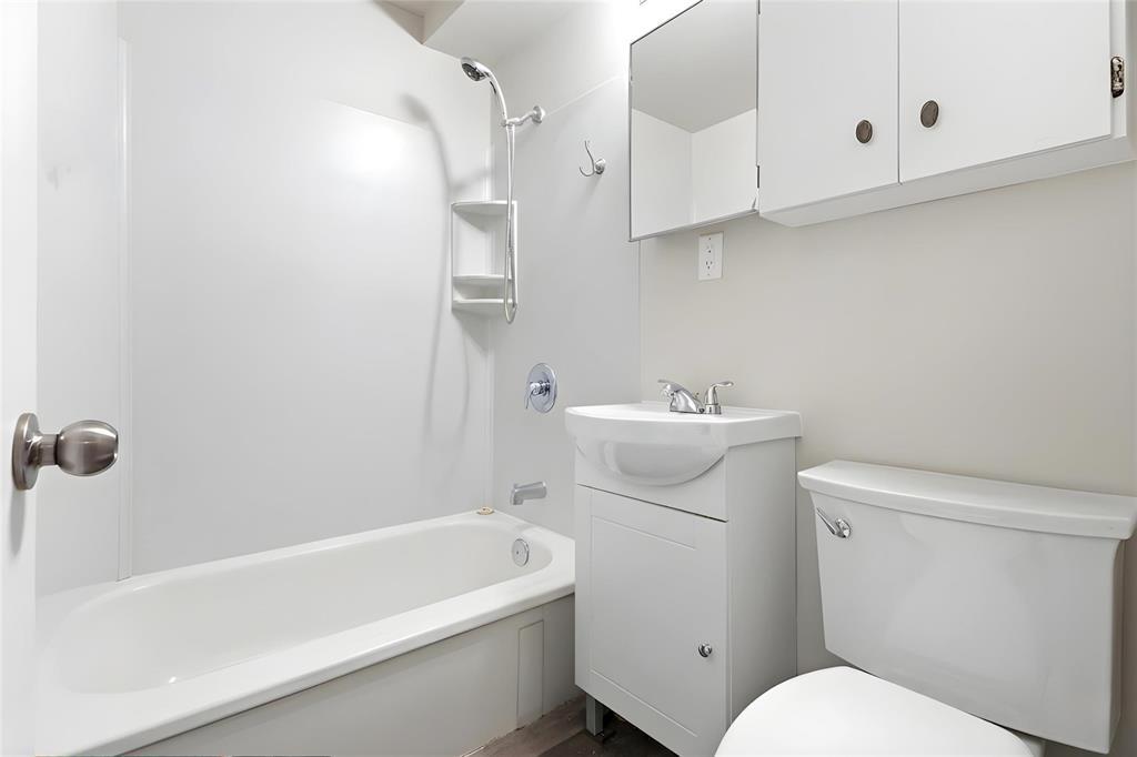 646 Herbert Avenue Property Photo 14