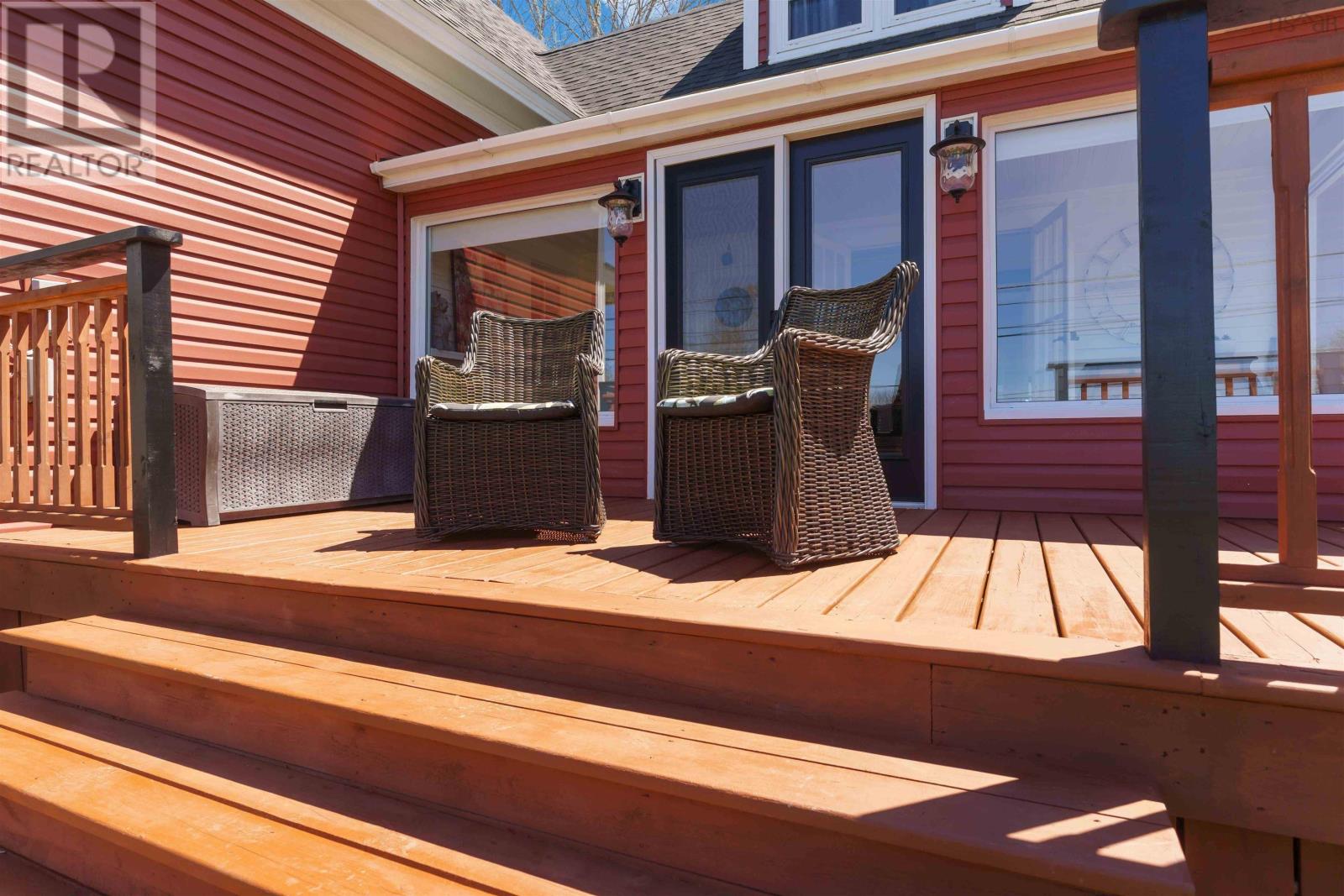 646 Highway 1 Property Photo 6