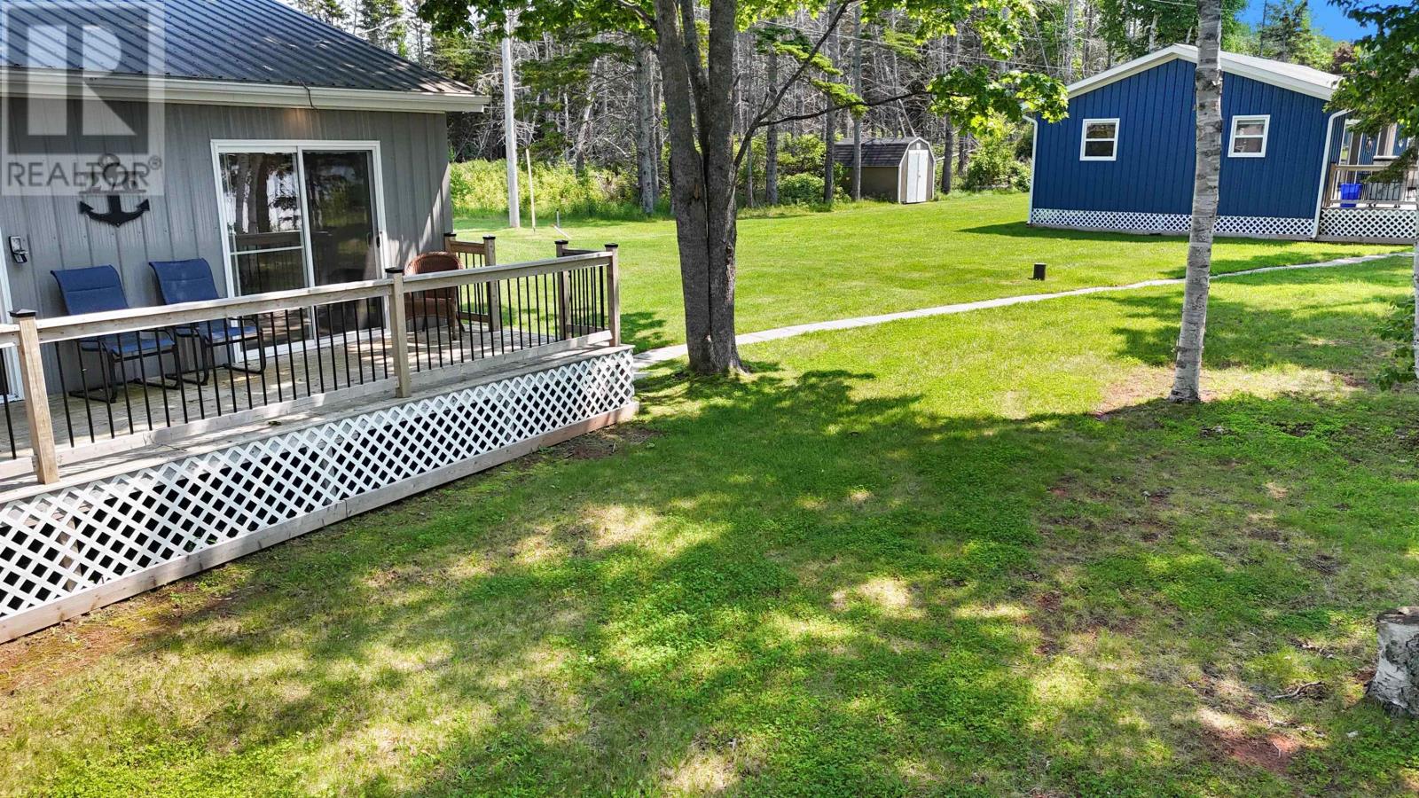 288 Spruce Way Property Photo 7