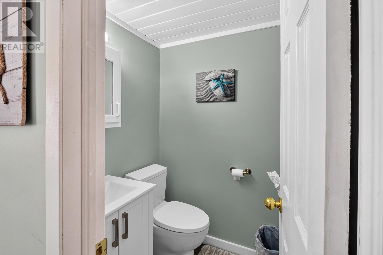 288 Spruce Way Property Photo 12
