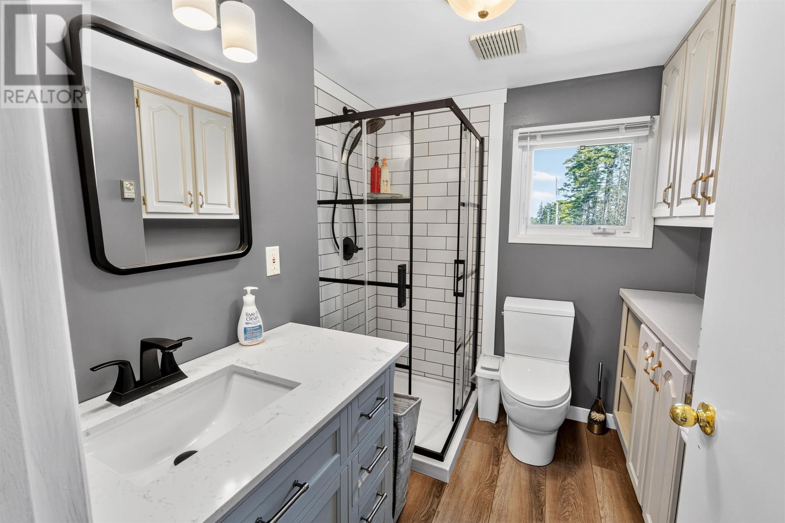 288 Spruce Way Property Photo 14