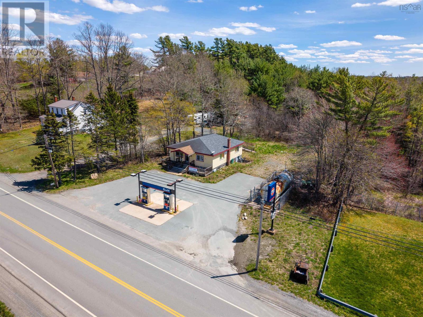 9645 Highway 8 Property Photo 1