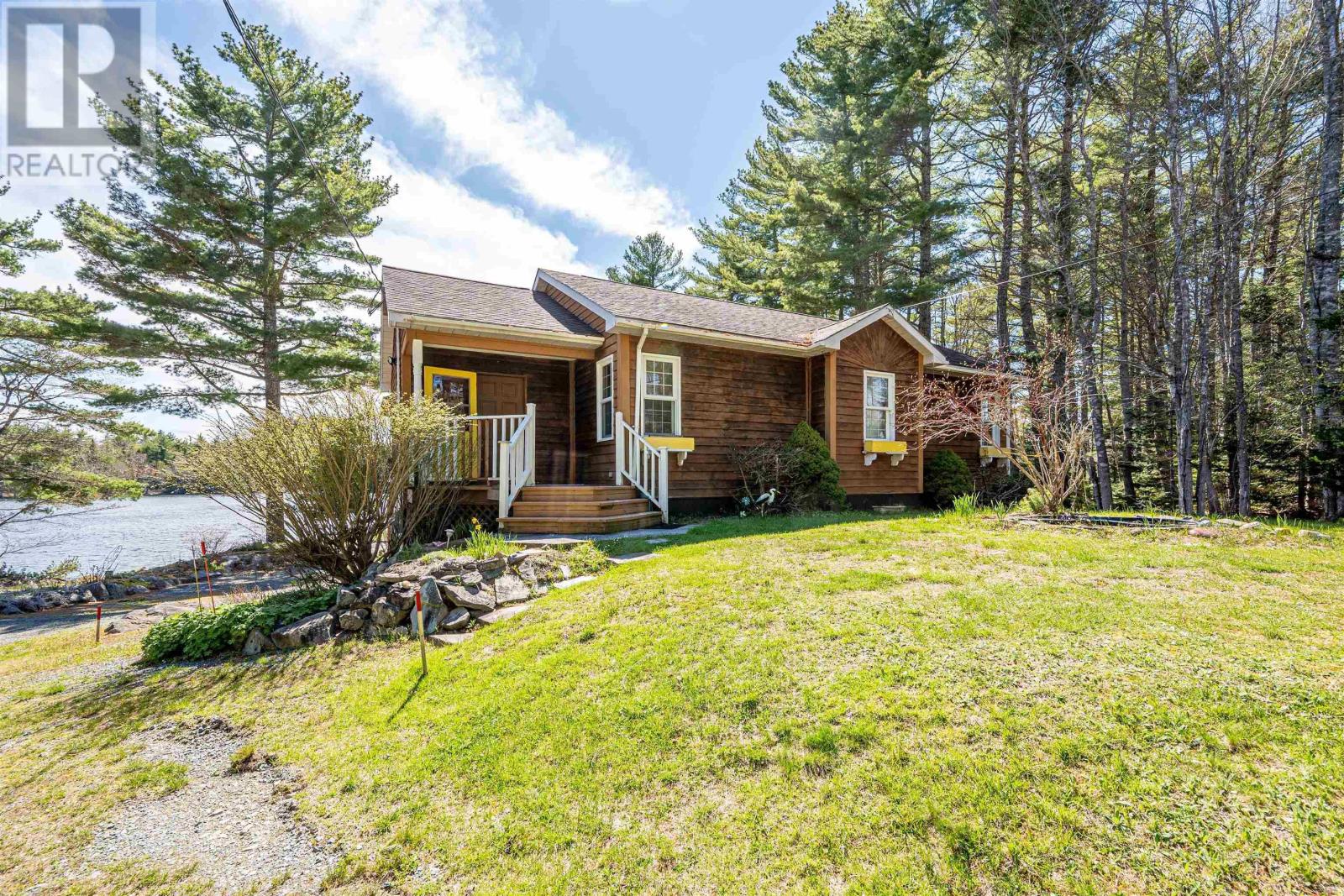 1471 Medway River Road Property Photo 2
