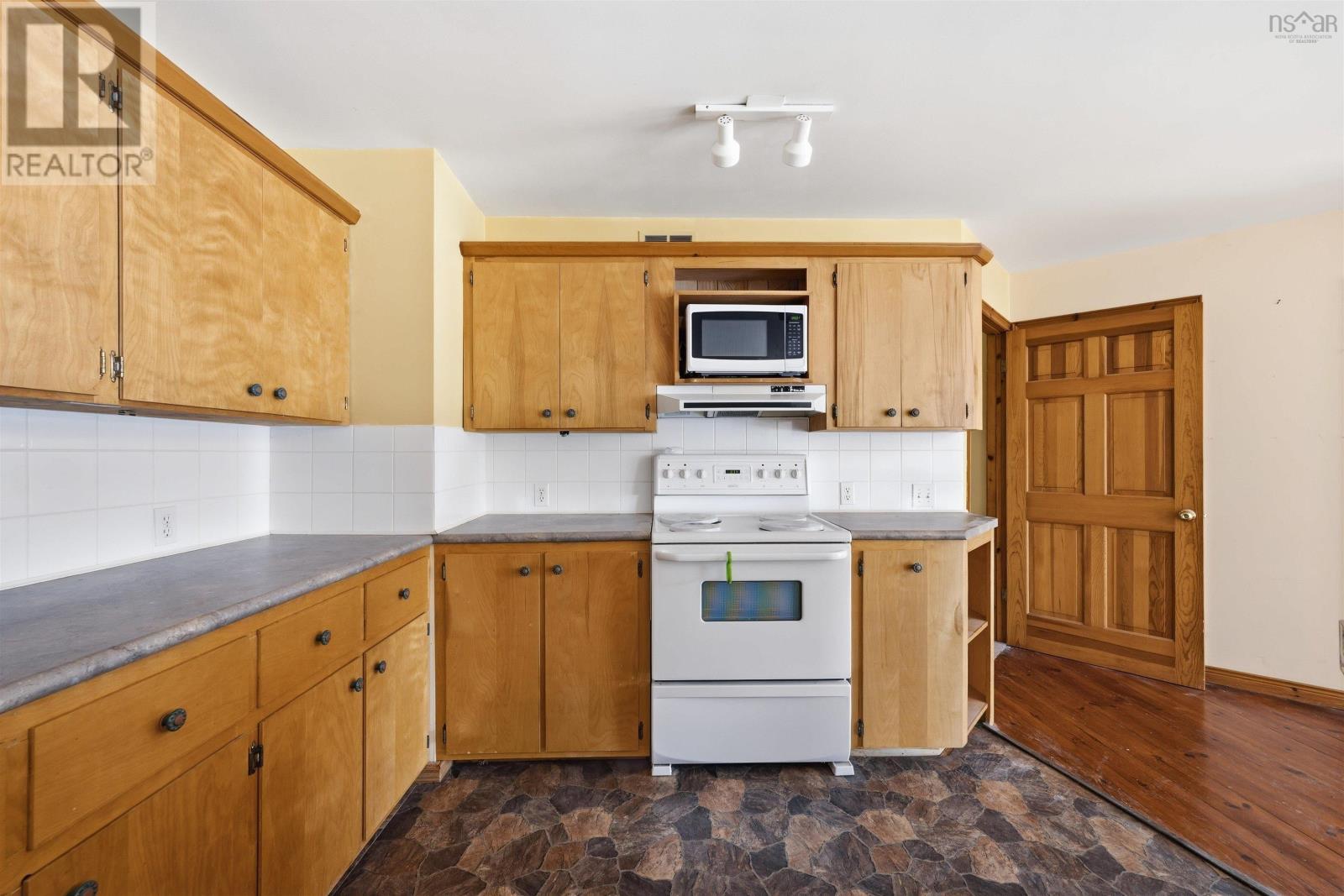1471 Medway River Road Property Photo 11