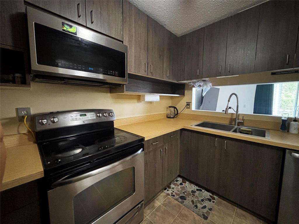 43 35 Wynford Drive Property Photo 10