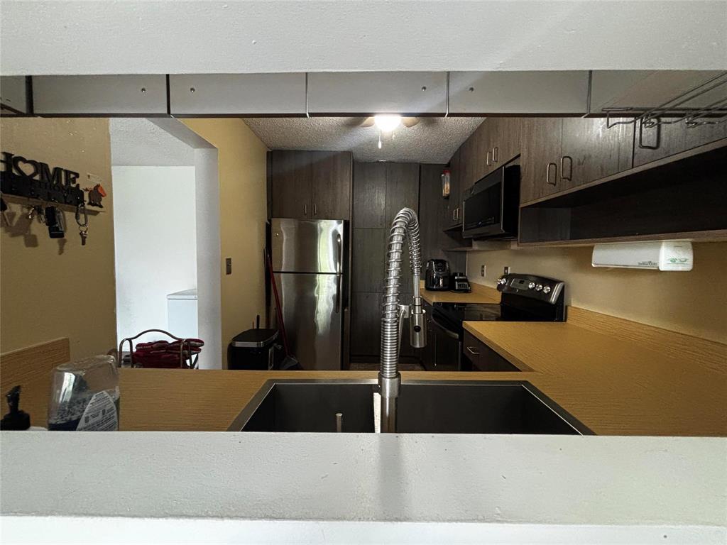 43 35 Wynford Drive Property Photo 13