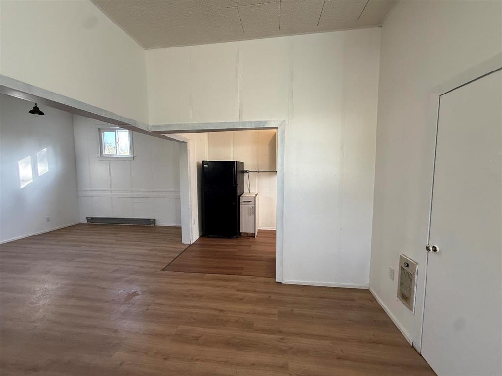 230 2nd Avenue Property Photo 4