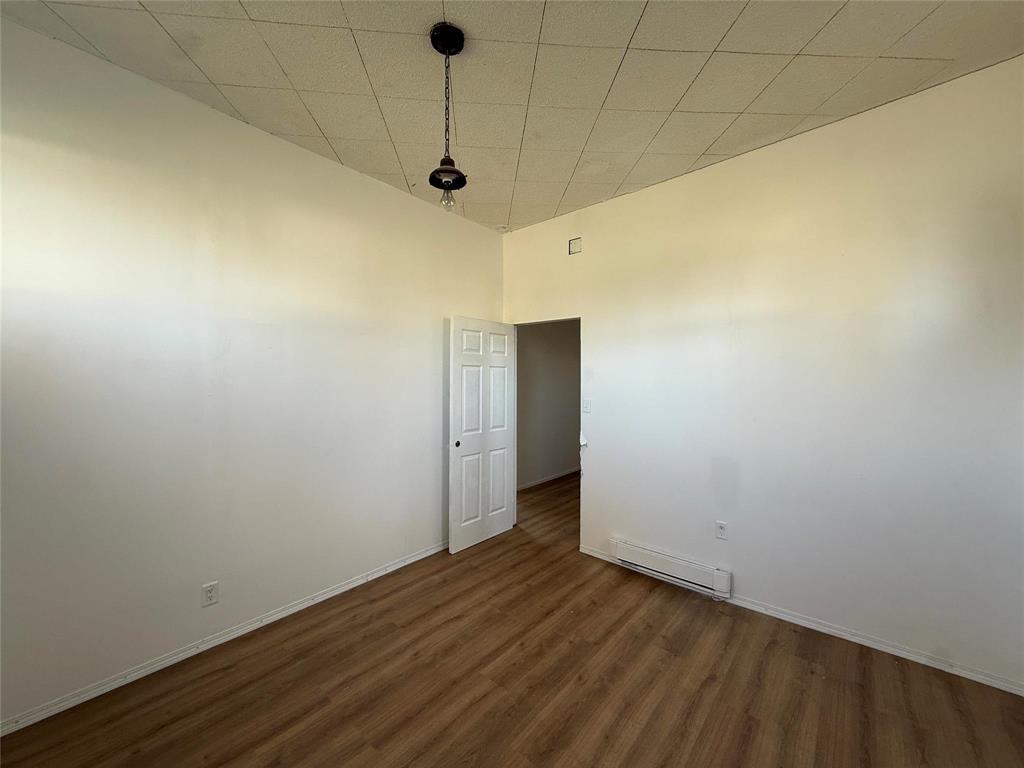 230 2nd Avenue Property Photo 18