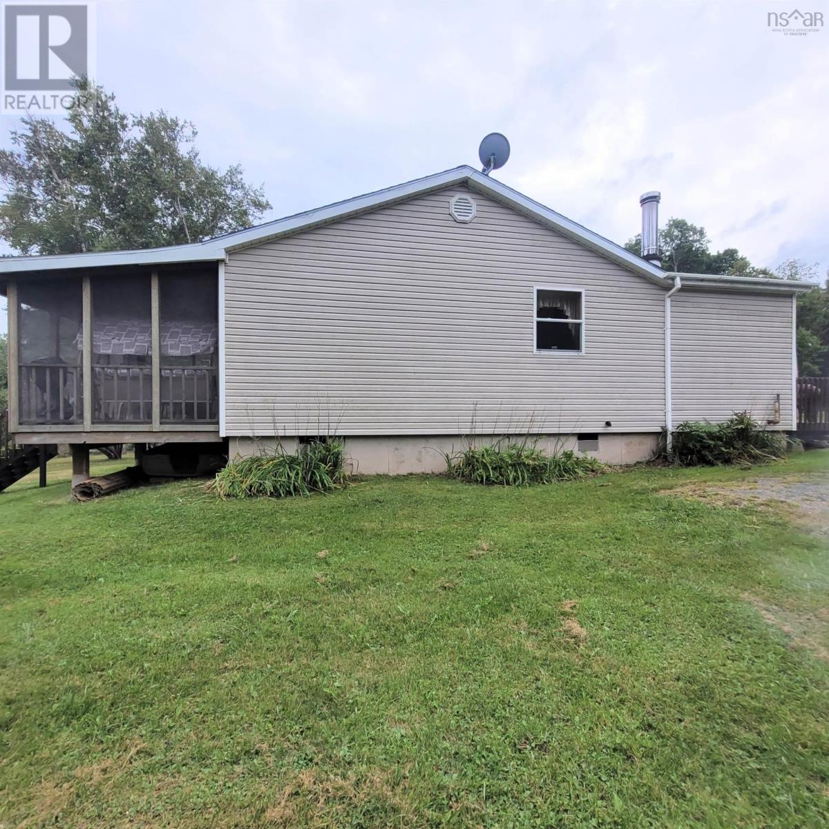 432 Stewart Road Property Photo 3