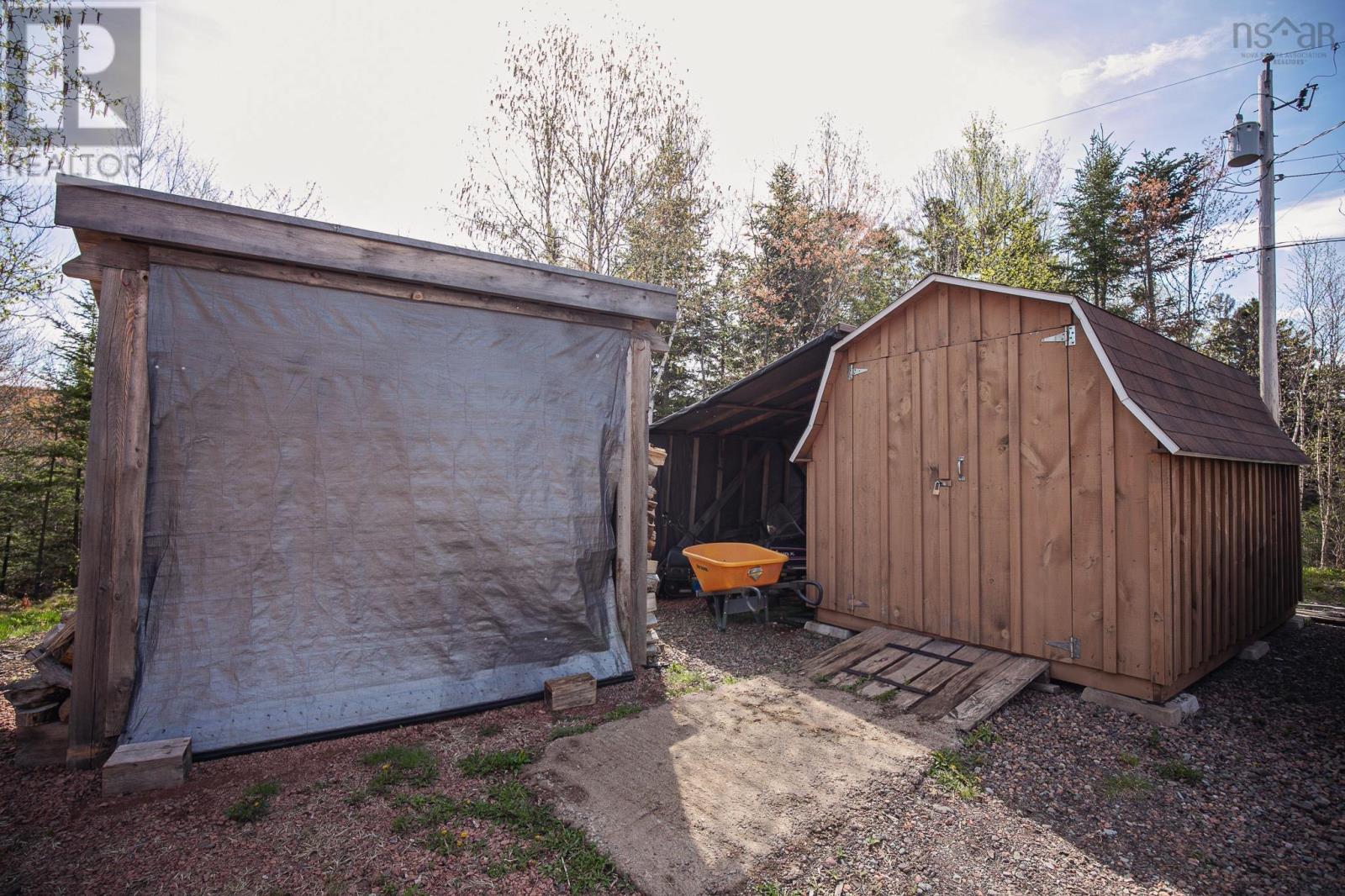 49 Lakelands Road Property Photo 9