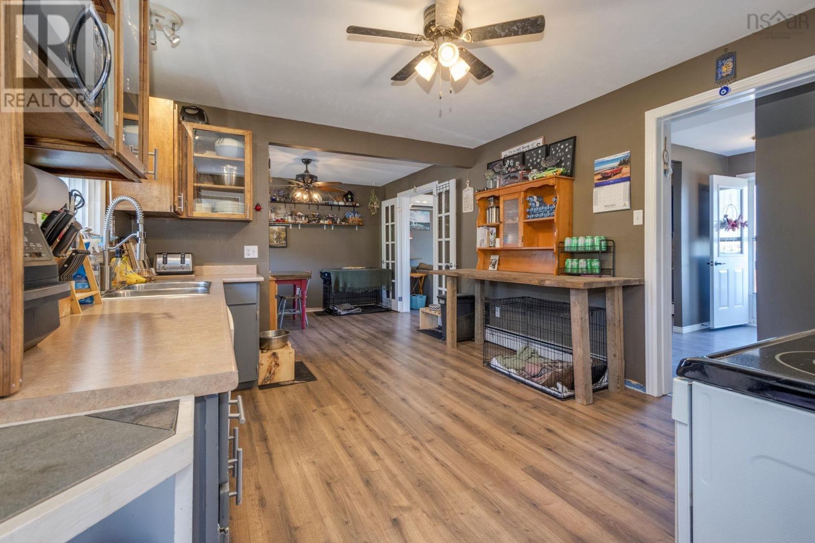7 Dale Avenue Property Photo 5