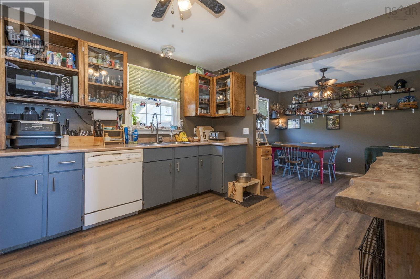 7 Dale Avenue Property Photo 6