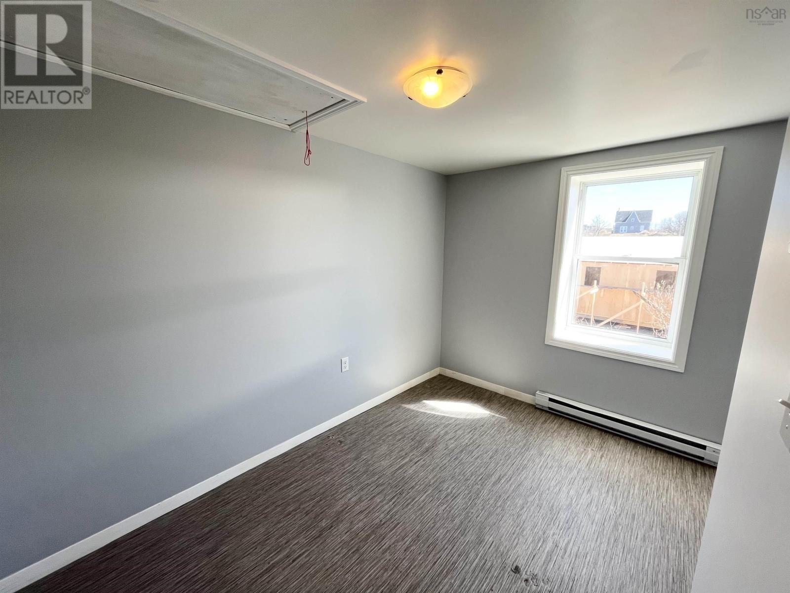 2739 Main Street Property Photo 15