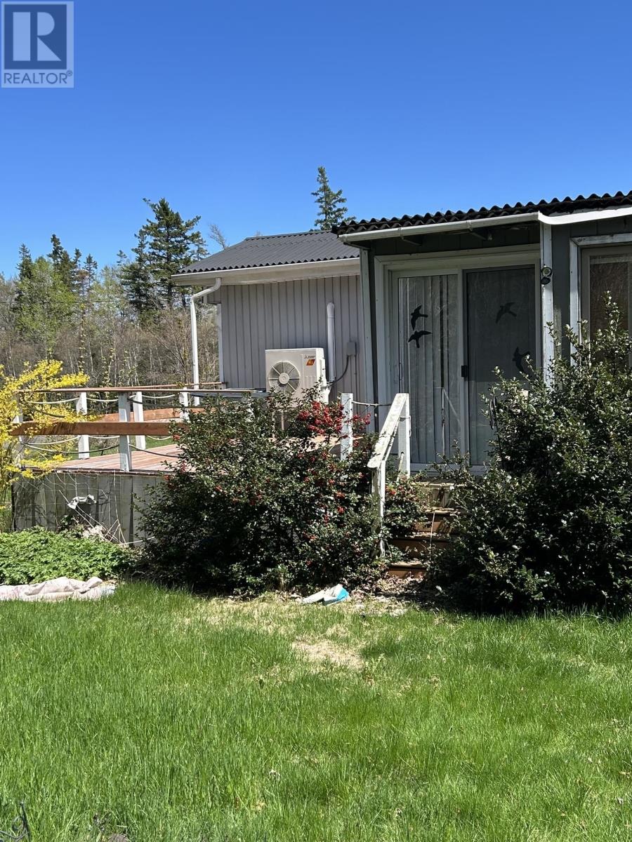 2145 Strathcona Road Property Photo 8