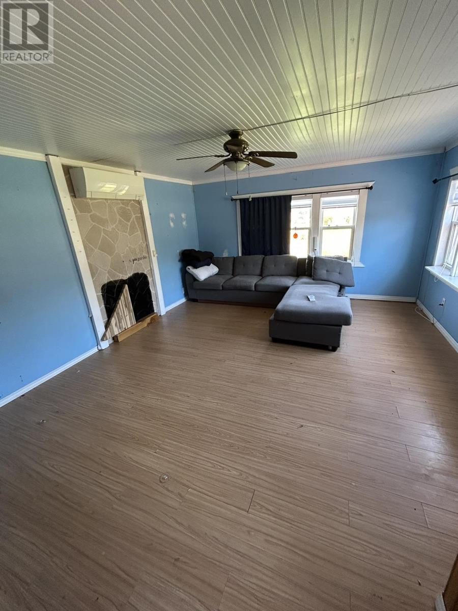 2145 Strathcona Road Property Photo 10