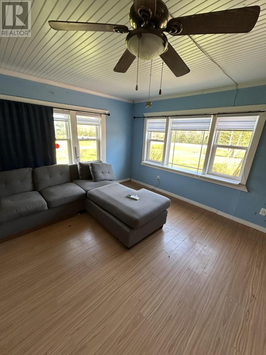 2145 Strathcona Road Property Photo 11