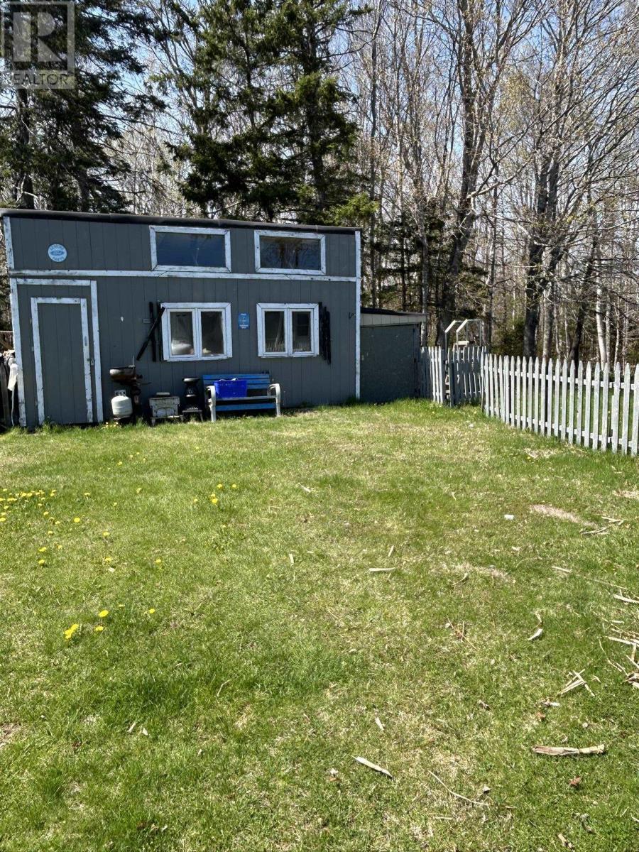 2145 Strathcona Road Property Photo 30