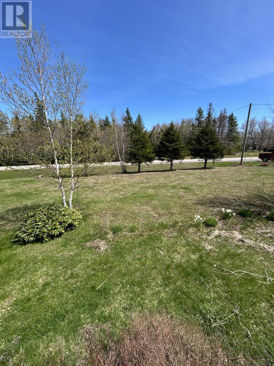 2145 Strathcona Road Property Photo 32