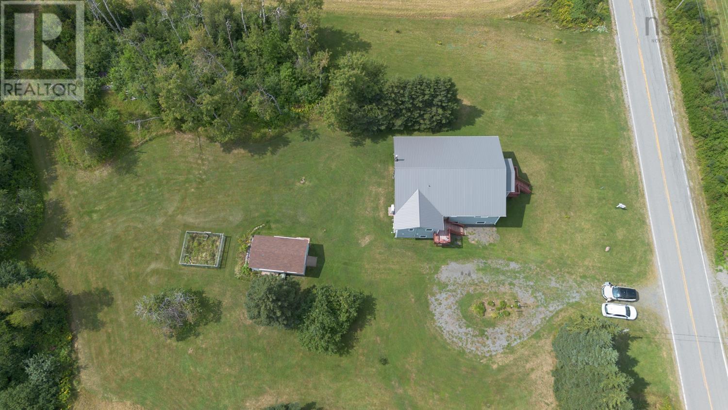 9118 Highway 366 Property Photo 2