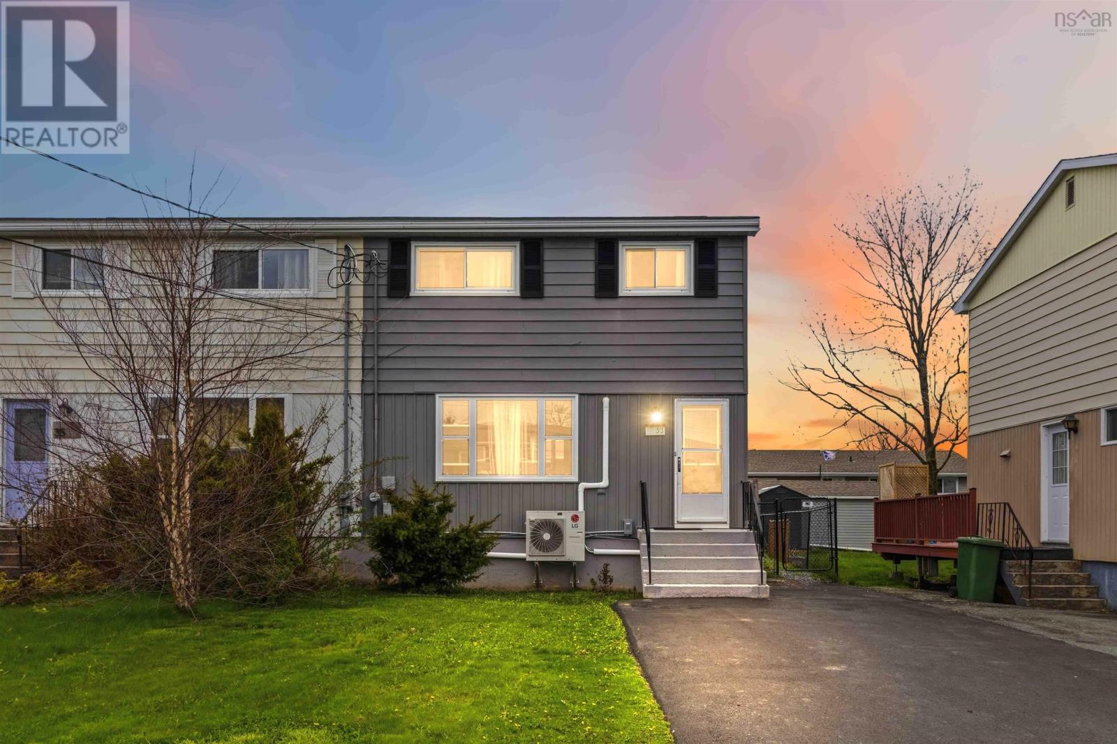 33 Huntingdon Drive Property Photo 1