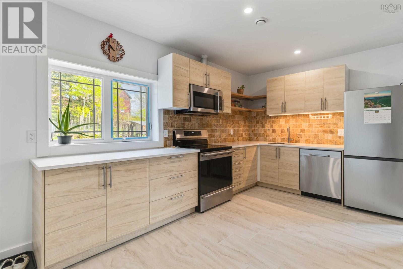 42 Cornwall Road Property Photo 6