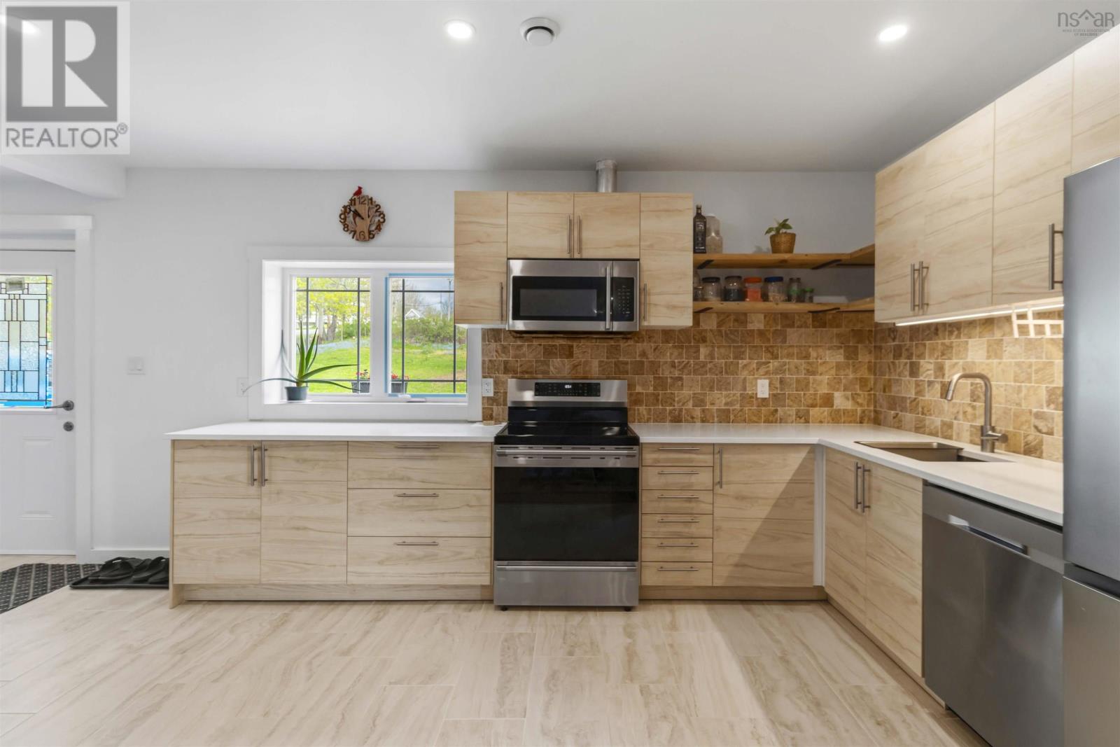 42 Cornwall Road Property Photo 8
