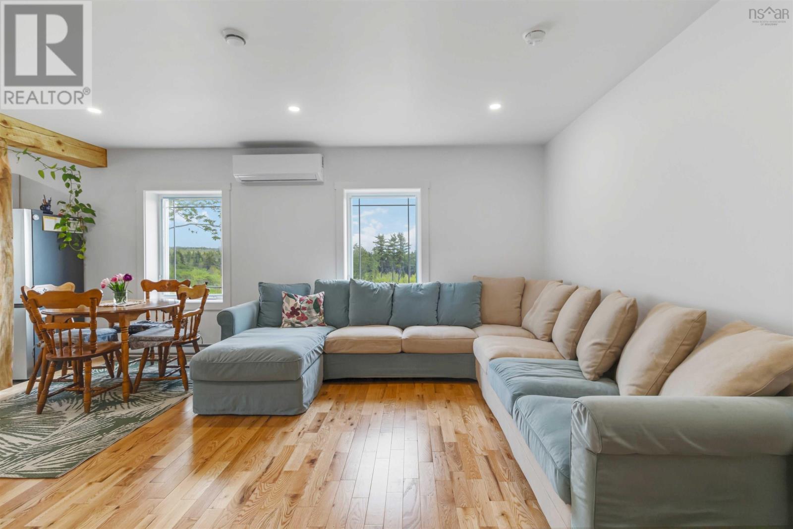 42 Cornwall Road Property Photo 12
