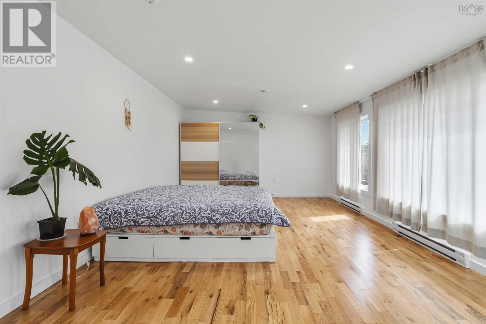 42 Cornwall Road Property Photo 17