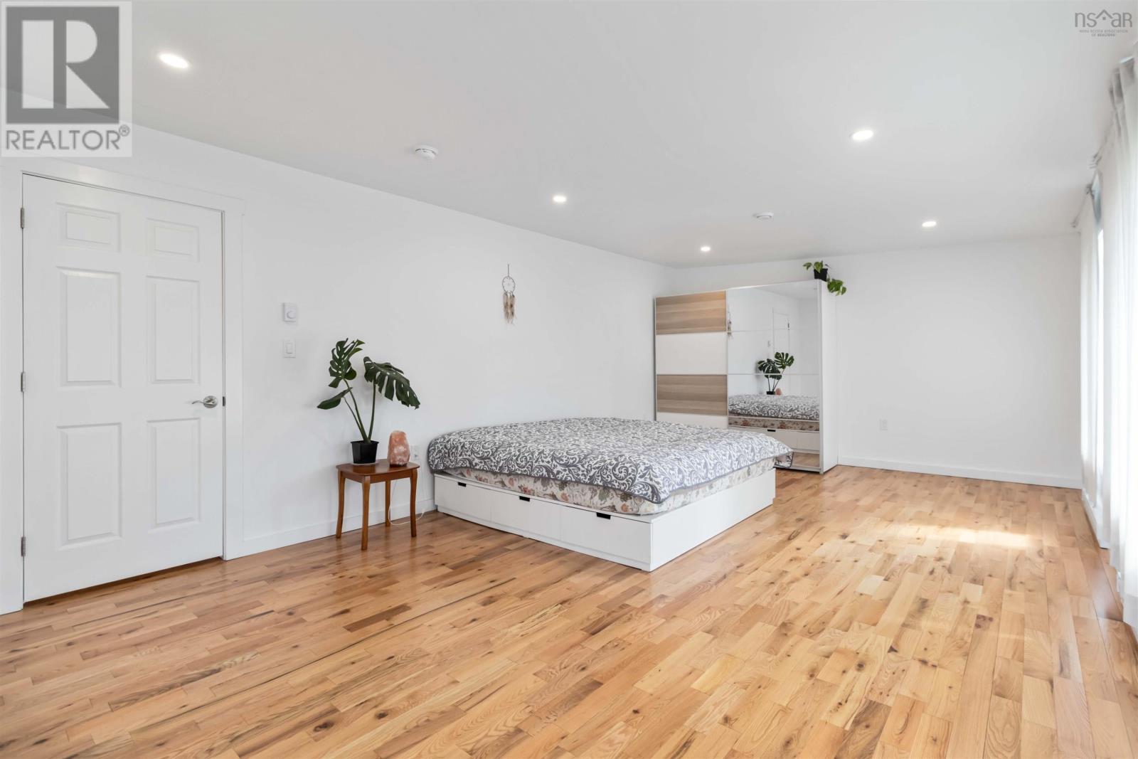 42 Cornwall Road Property Photo 18