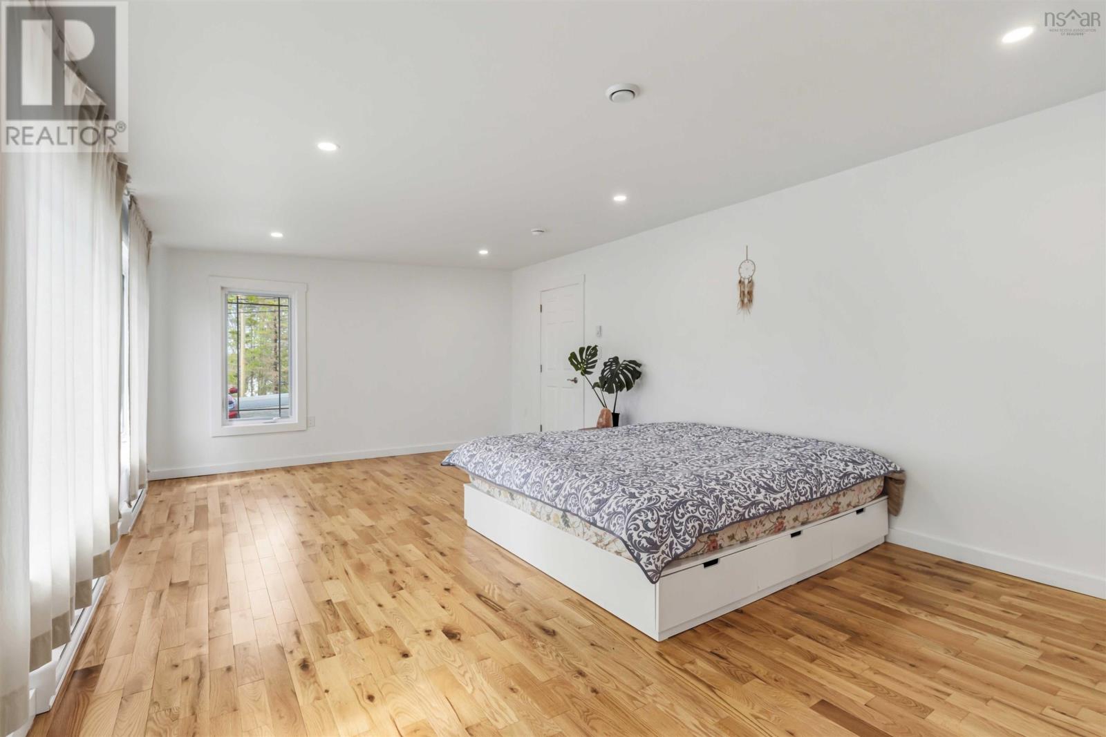 42 Cornwall Road Property Photo 19