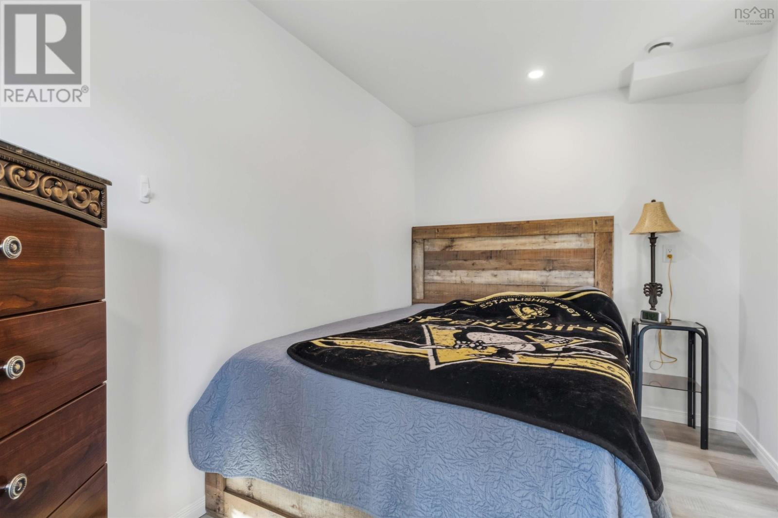 42 Cornwall Road Property Photo 39