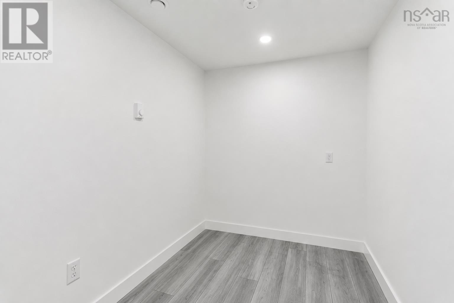 42 Cornwall Road Property Photo 41