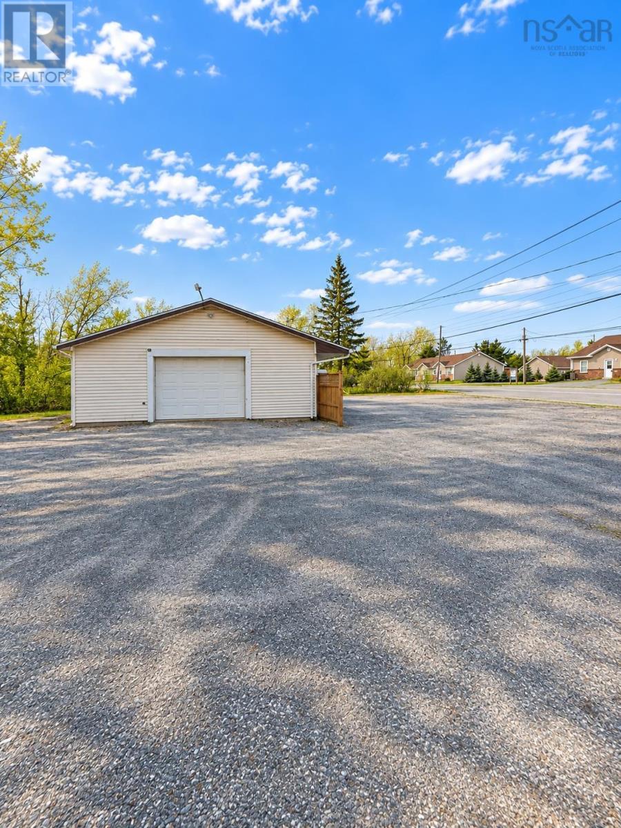 1323 Highway 2 Property Photo 6