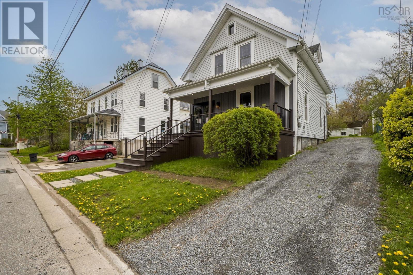 154 Chestnut Street Property Photo 3