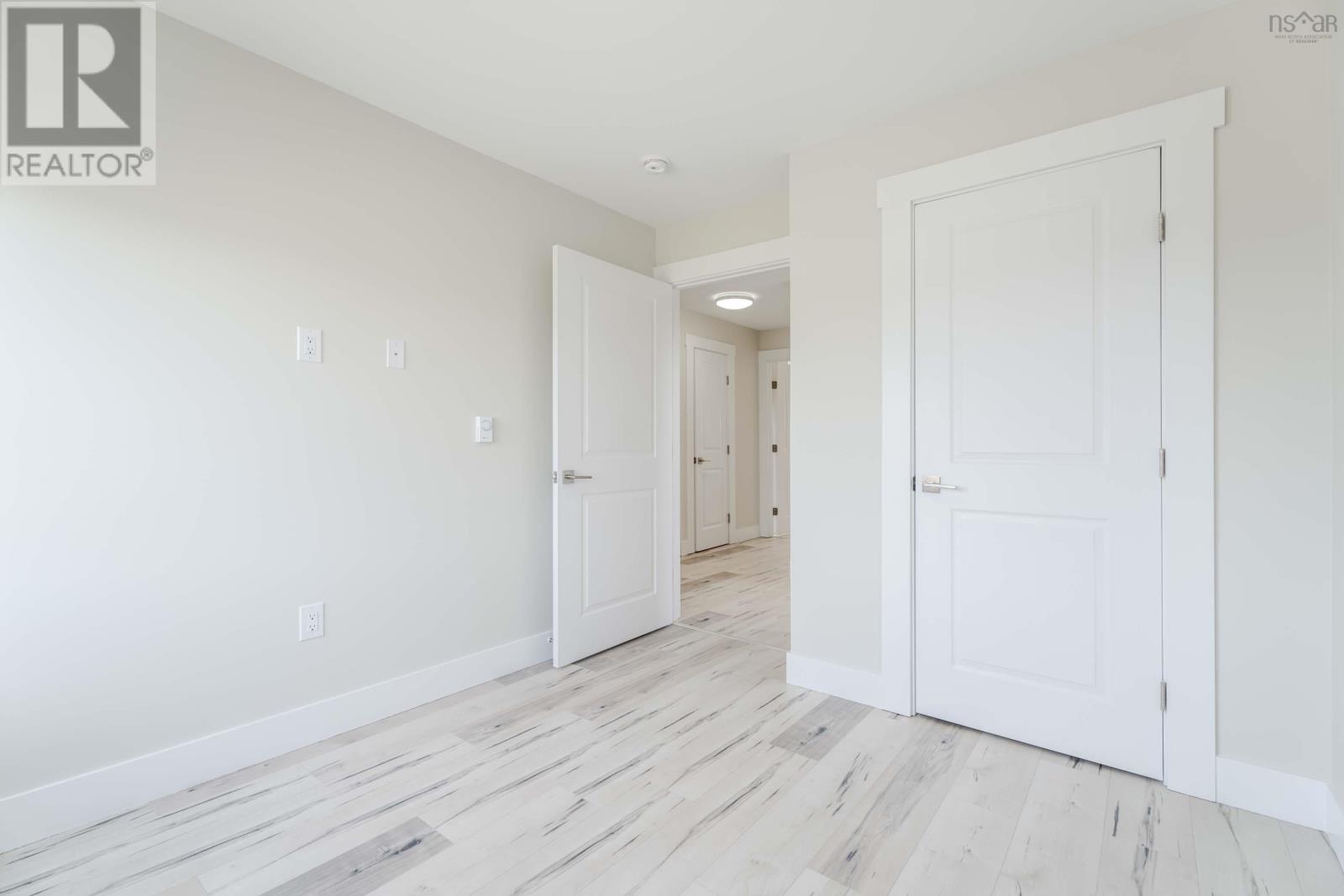 19 Flatrock Crescent Property Photo 24