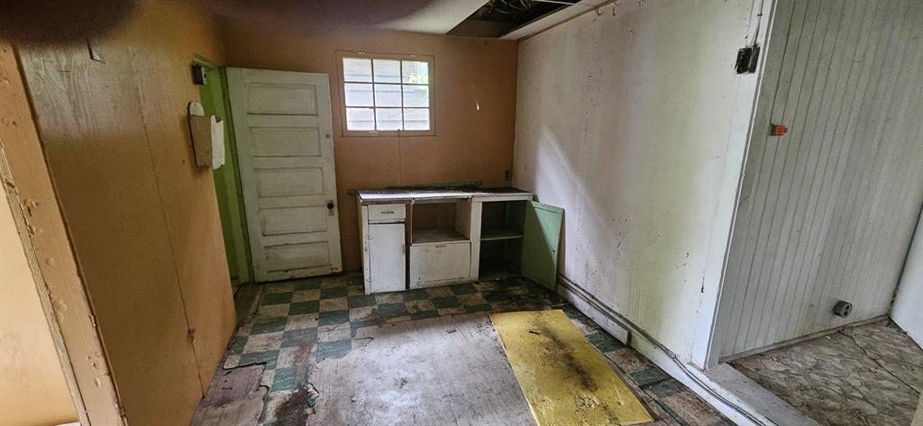 214 Park Avenue Property Photo 11