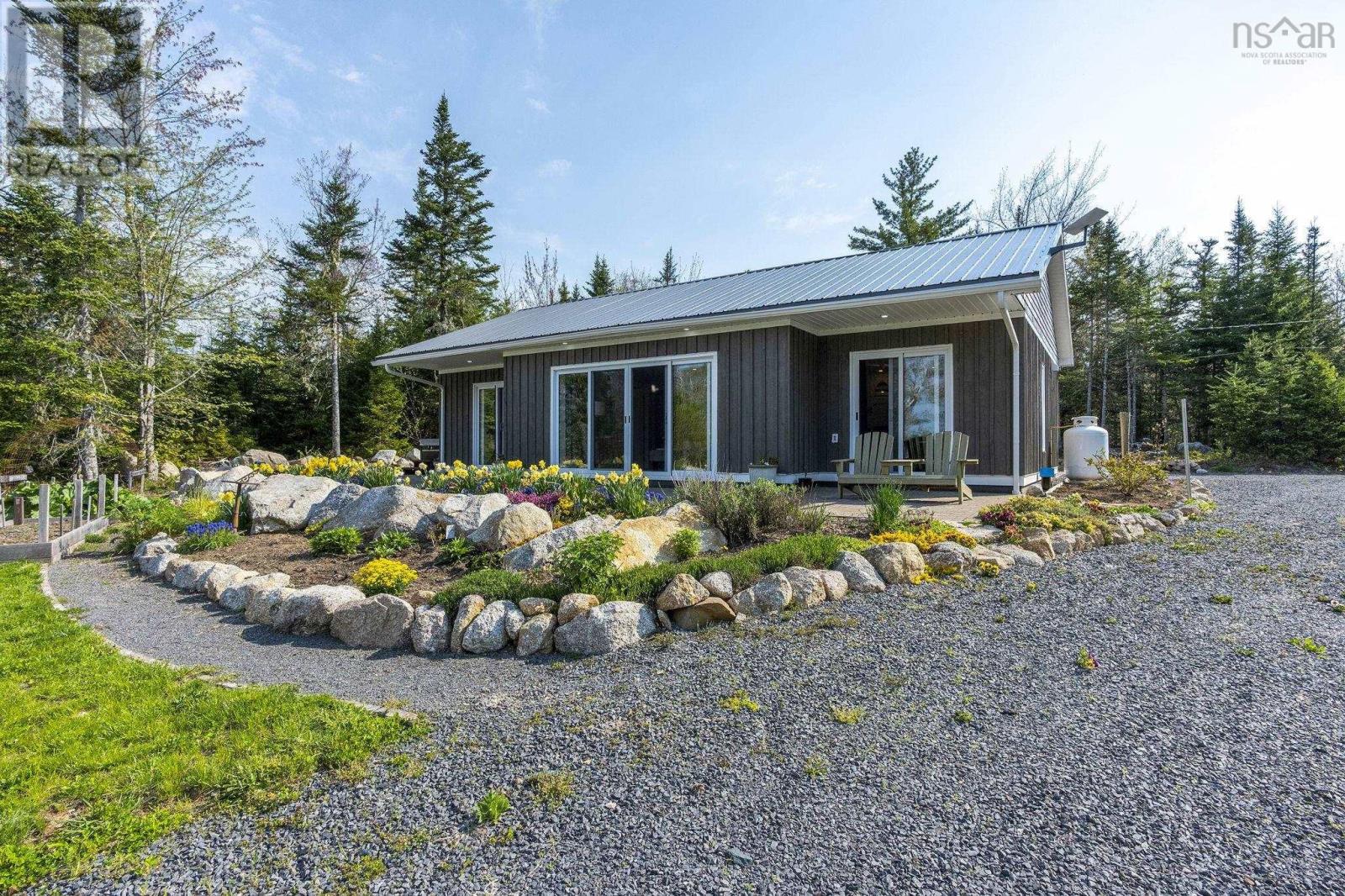 8 Alexander Avenue Property Photo 35